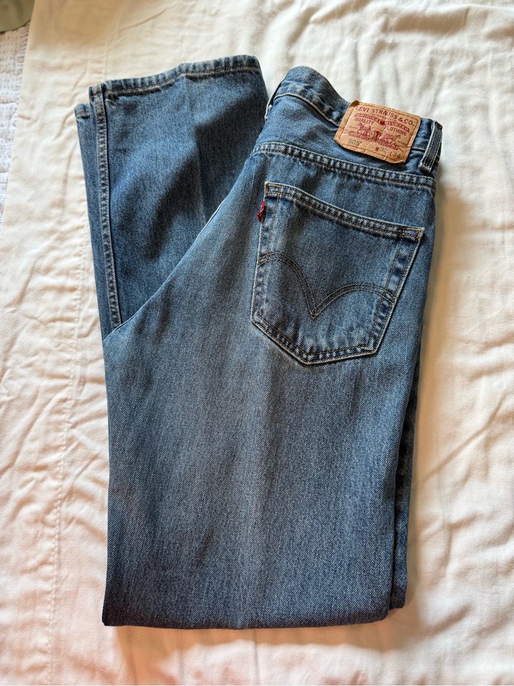 Vintage Levi's Men's 505 Blue Straight Jeans 32x34